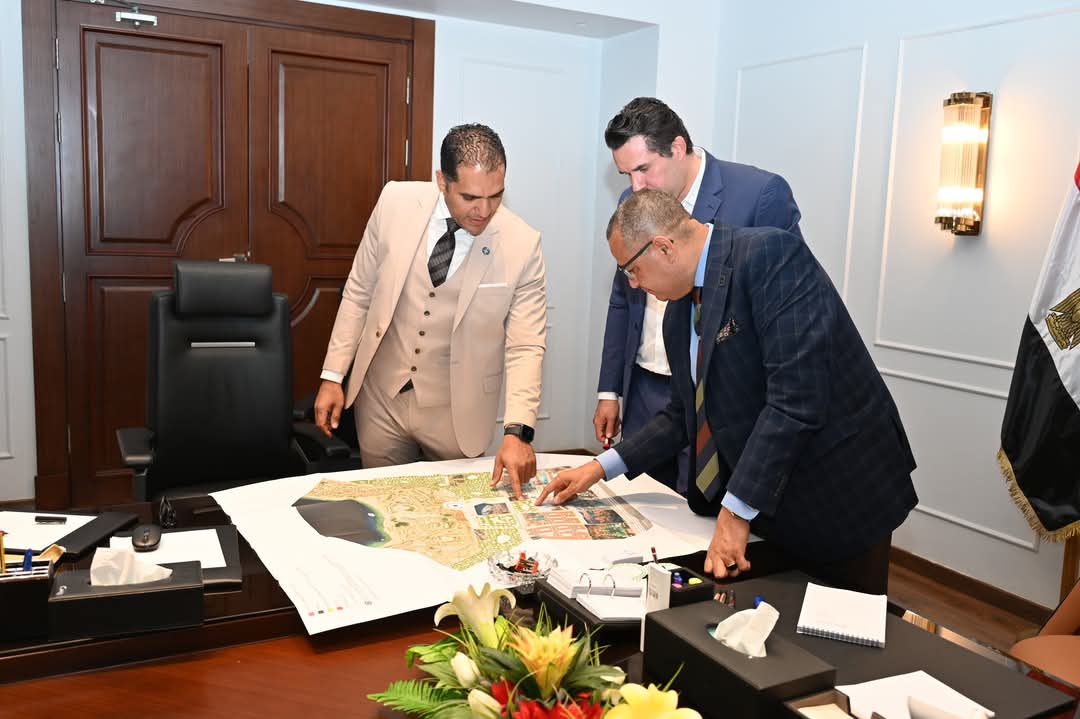 محافظ جنوب سيناء يستقبل أحد المستثمرين بشرم الشيخ 