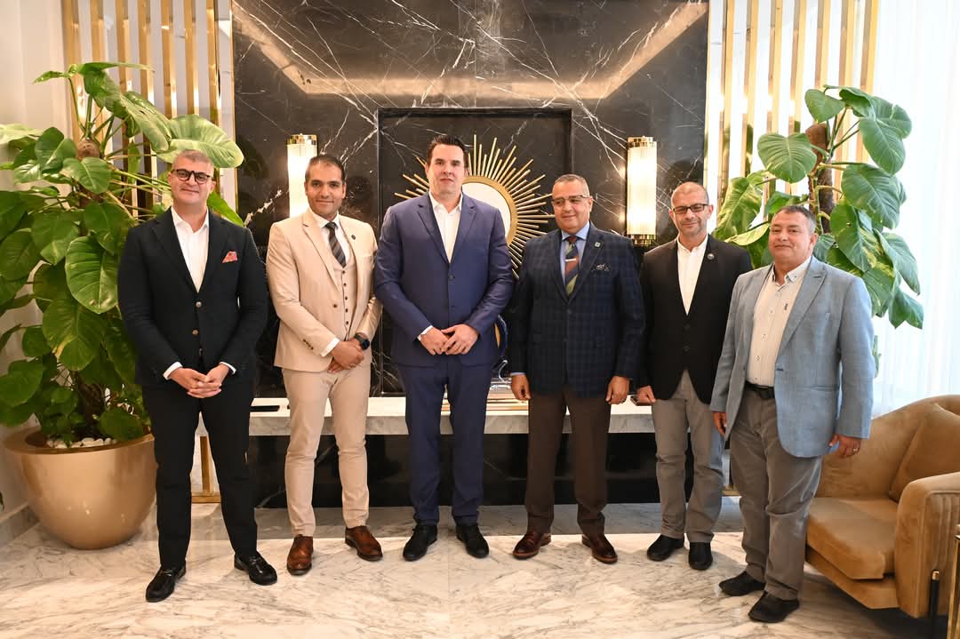 محافظ جنوب سيناء يستقبل أحد المستثمرين بشرم الشيخ 