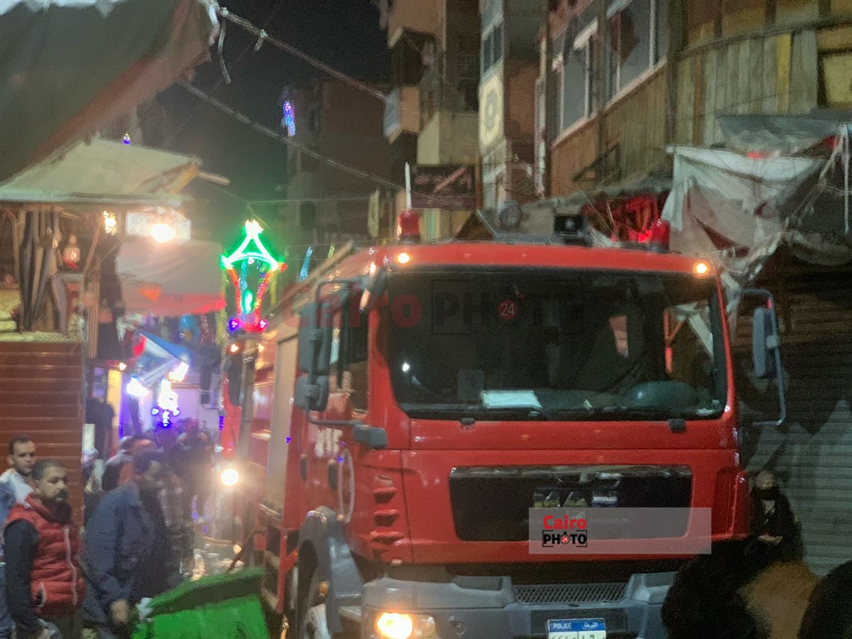 السيطرة على حريق هائل في منطقة سكنية تجارية ببورسعيد