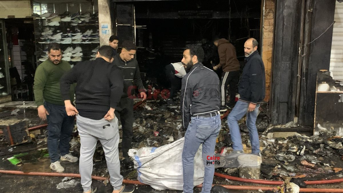 السيطرة على حريق هائل في منطقة سكنية تجارية ببورسعيد