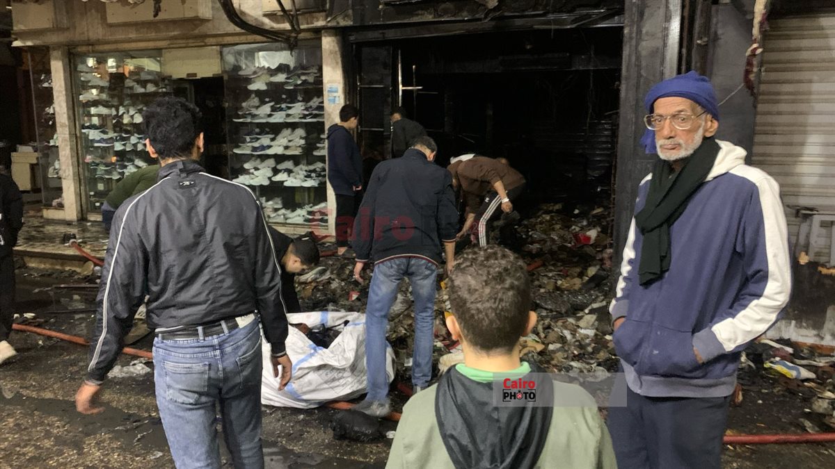 السيطرة على حريق هائل في منطقة سكنية تجارية ببورسعيد