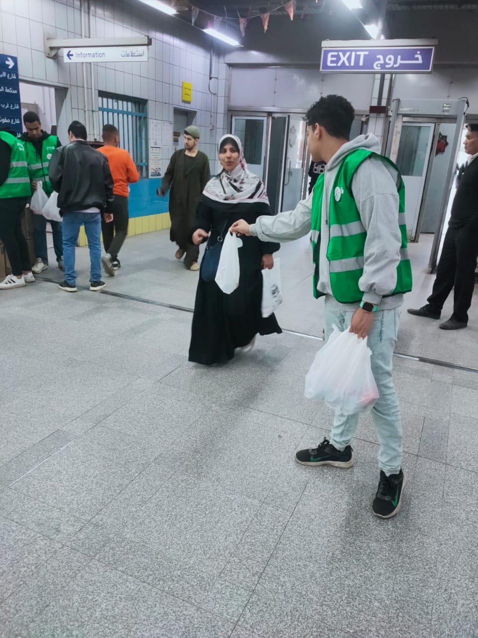 حملة هنفطر في المحطة بمحطات مترو الأنفاق