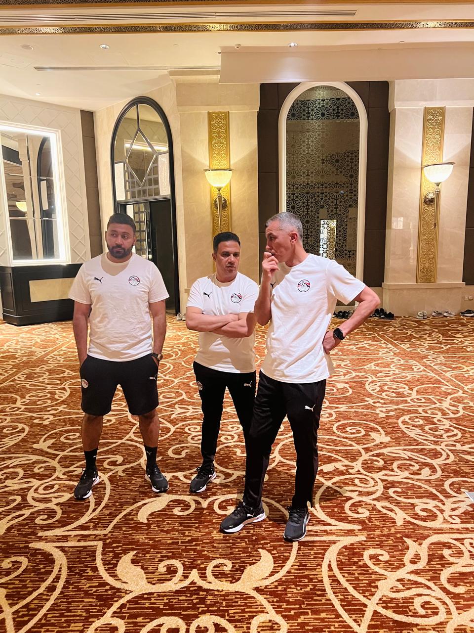 نبيه يستهل معسكر الشباب في قطر بمحاضرة عن إيجابيات وسلبيات ودية زد