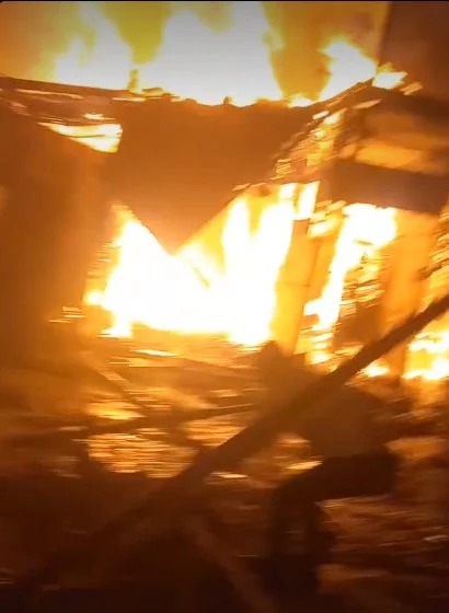 جانب من الحريق