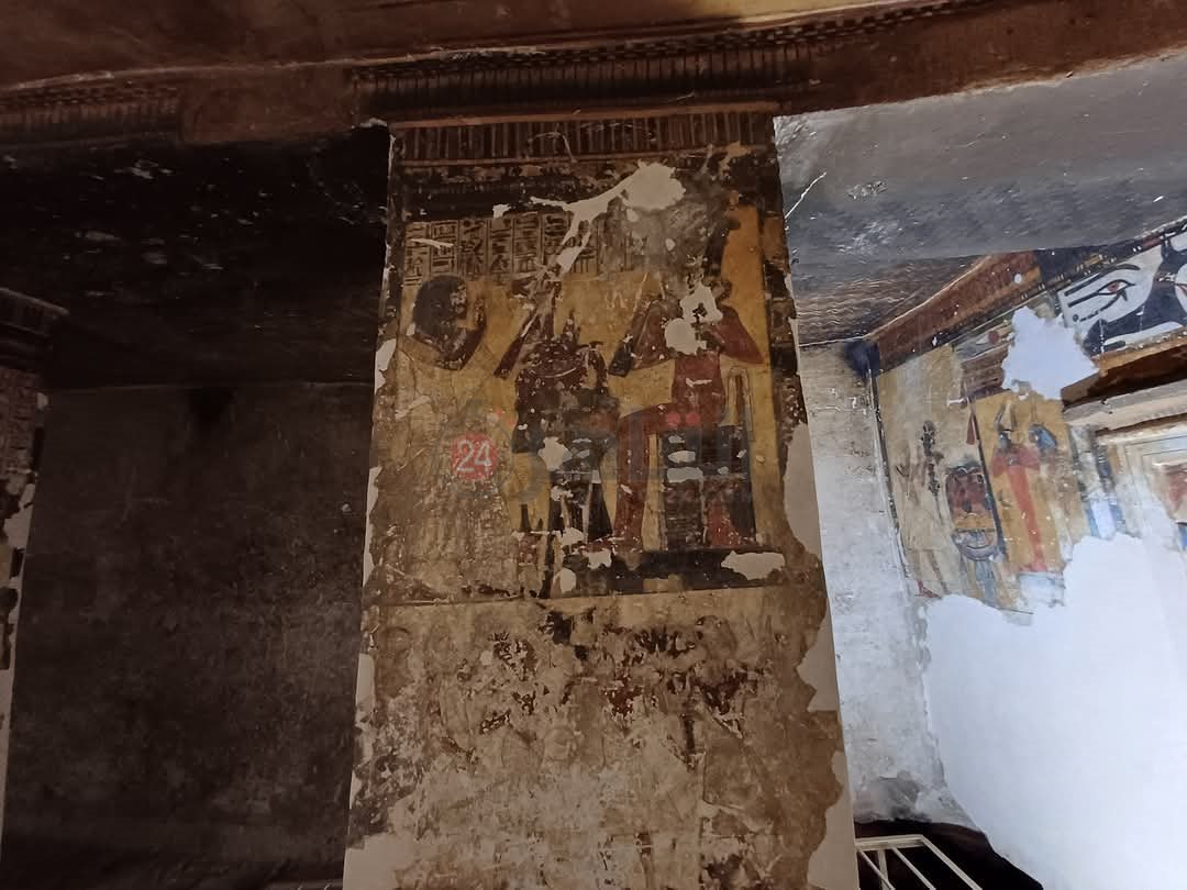 مقبرة نفرحتب من الداخل٦