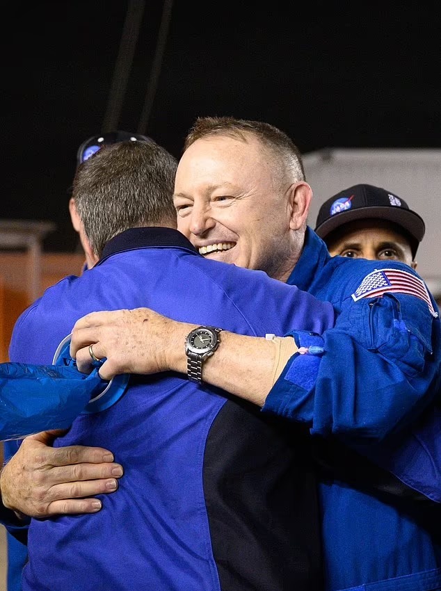 رواد الفضاء التابعين لناسا 