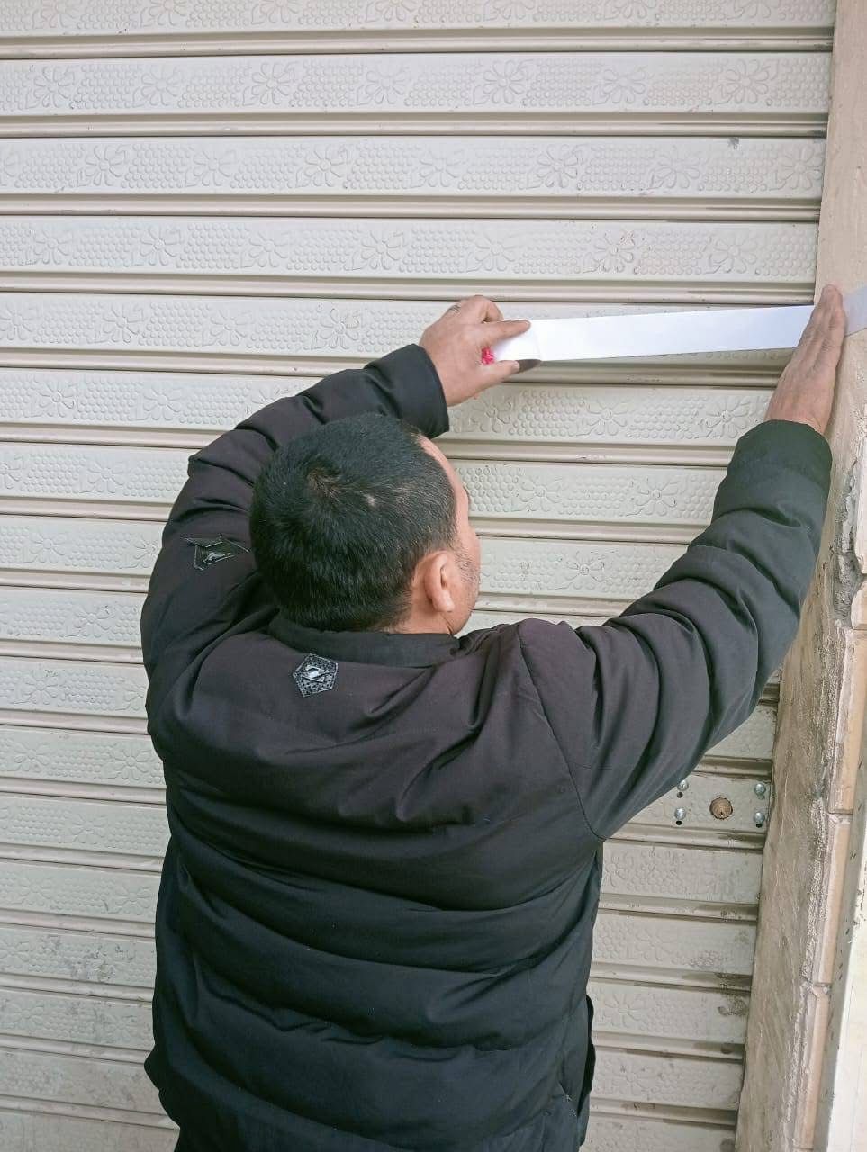 غلق وتشميع ورش مخالفة بحي مدينة نصر