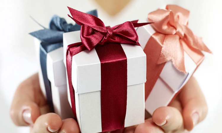 دليل اختيار أفضل هدية للأم