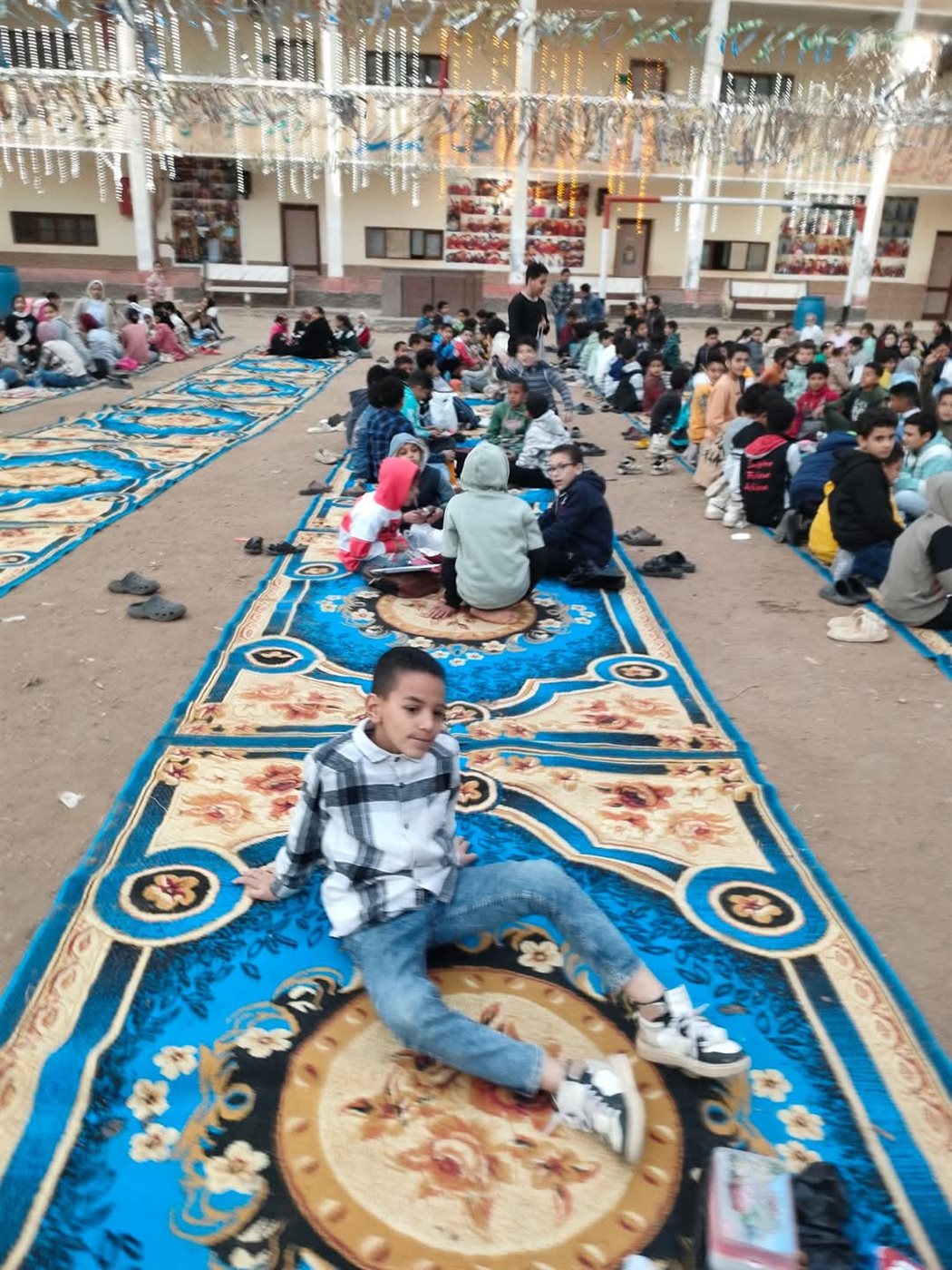 إفطار جماعي لتلاميذ مدرسة ابتدائي بالمنوفية