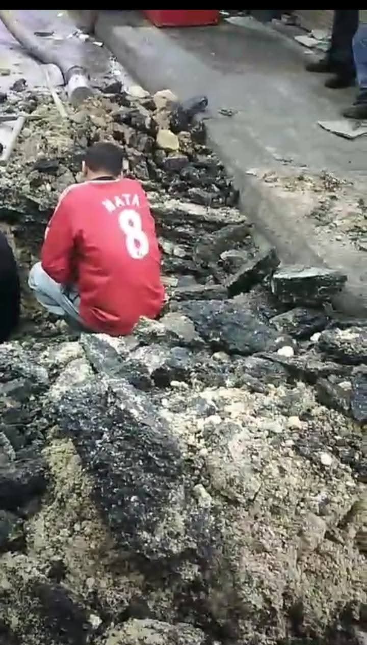 إصلاح كسر ماسورة مياه 