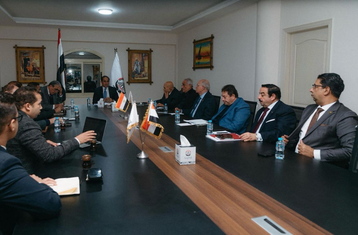 أمانة الشؤون البرلمانية  لحزب الجبهة يناقش  قانون الانتخابات وتقسيم الدوائر