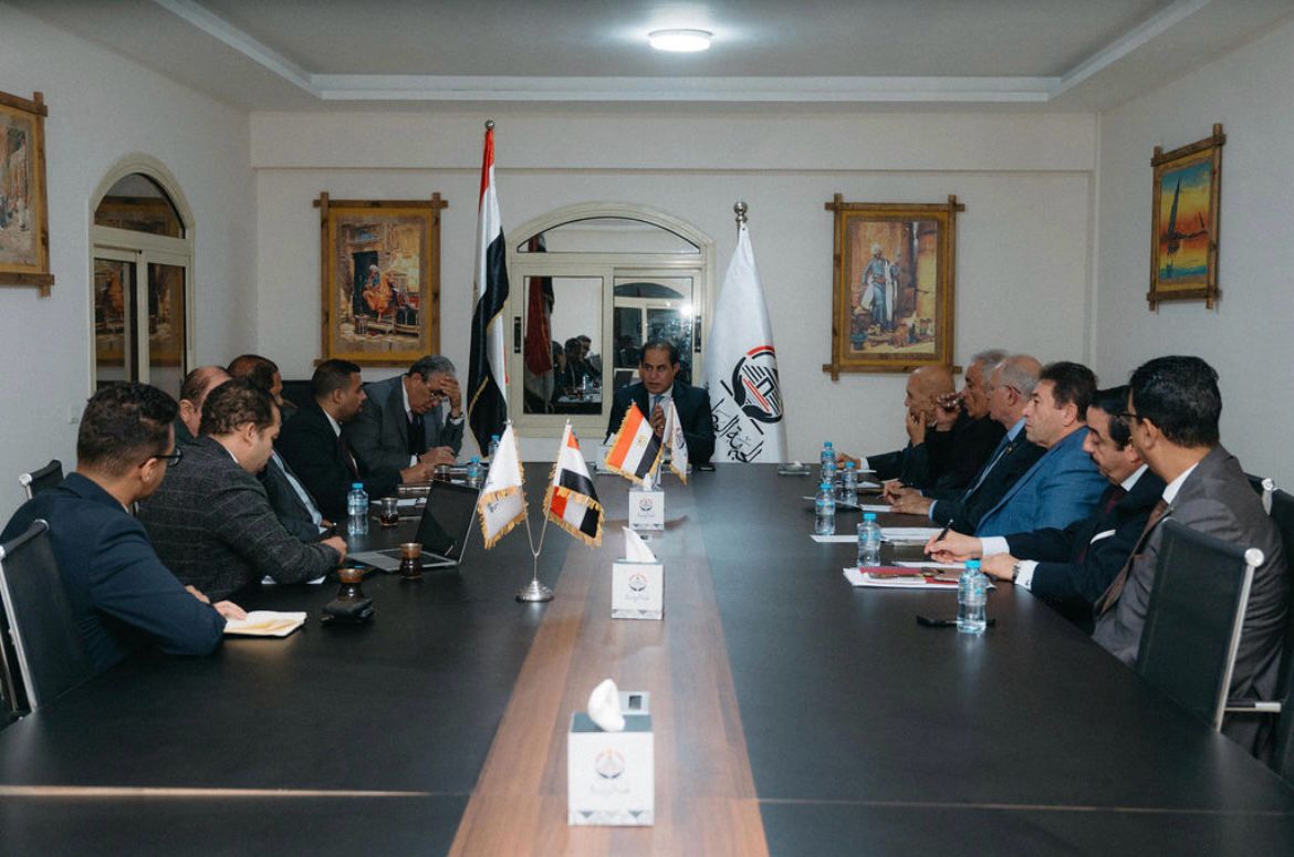 أمانة الشؤون البرلمانية  لحزب الجبهة يناقش  قانون الانتخابات وتقسيم الدوائر