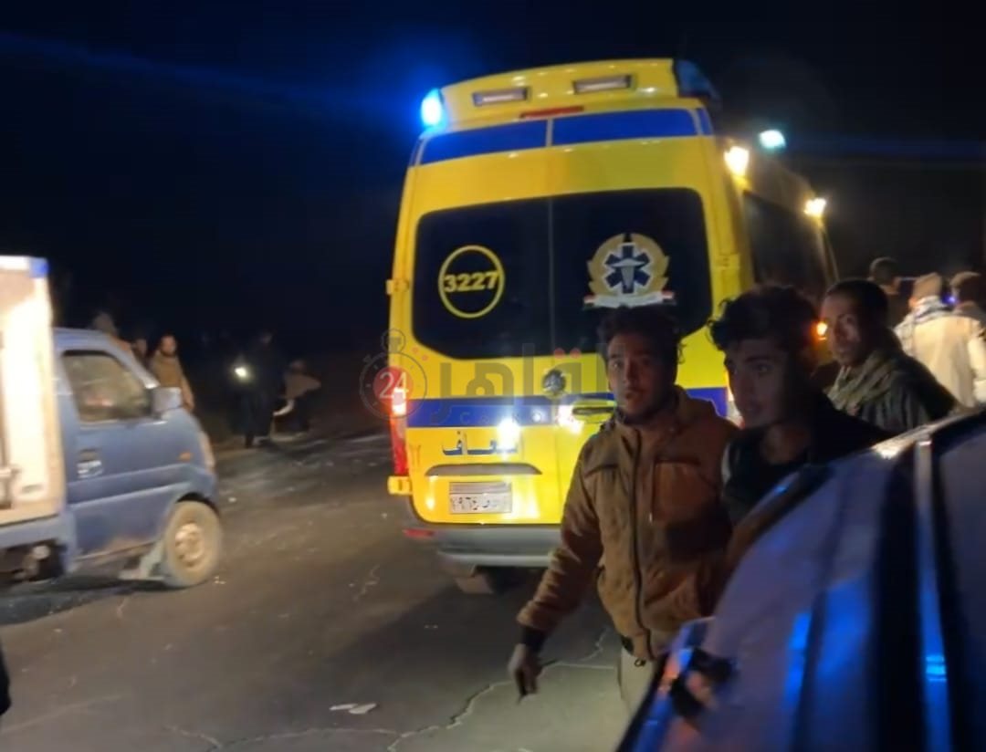 إصابة 3 أشخاص إثر حادث تصادم سيارة بيجو مع موتوسيكل في قنا 