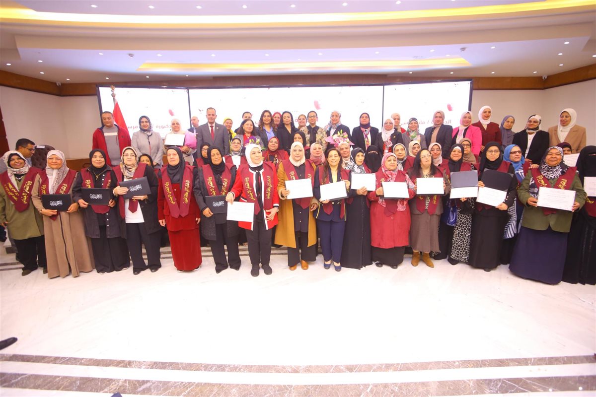 وزيرة التضامن تكرم الأمهات المثاليات بالوزارة وعلى رأسهم مرجريت صاروفيم ومها هلالي