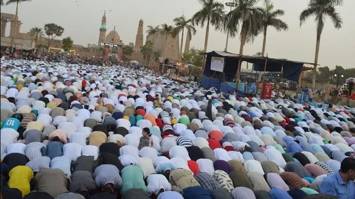 ما حكم ترك صلاة العيد؟