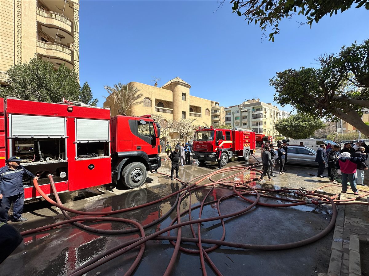 حريق يلتهم مخزن إكسسوارات هواتف بالمقطم ويمتد لحضانة مجاورة 