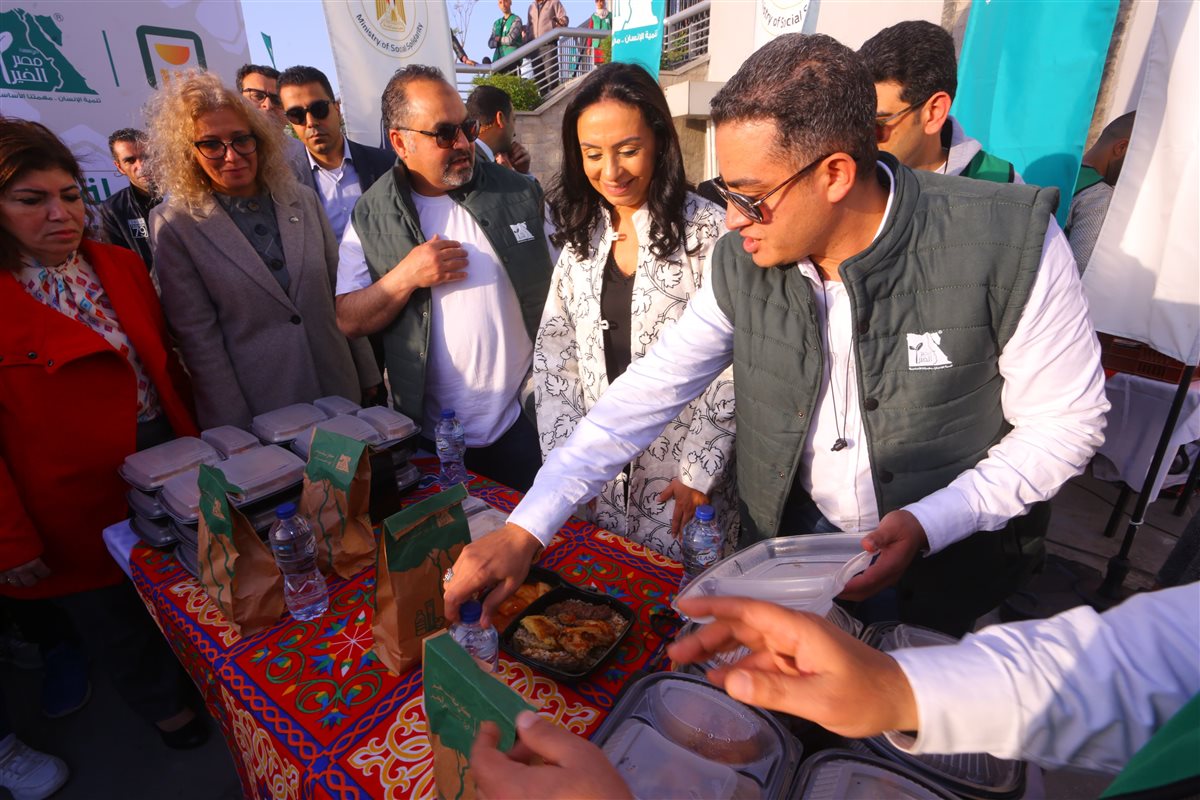 وزيرة التضامن الاجتماعي تتفقد حفل إفطار مؤسسة مصر الخير  بممشى أهل مصر 