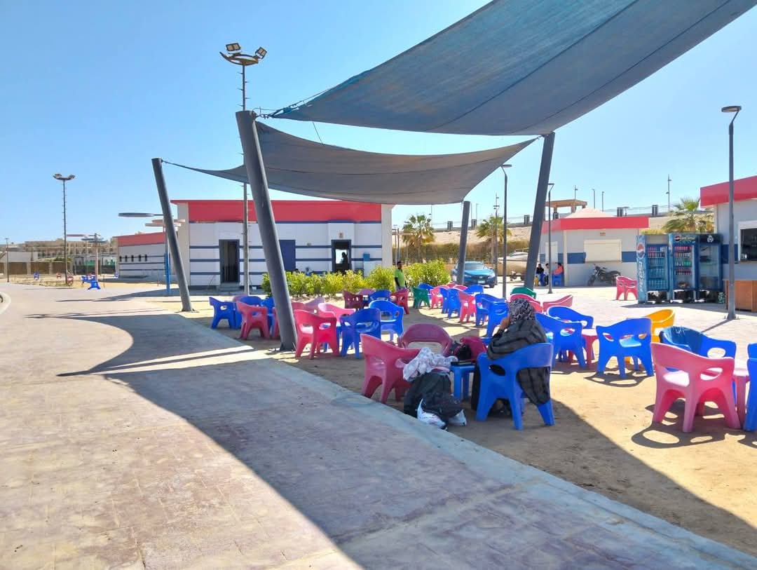 رئيس مدينة الغردقة يتفقد الشواطئ 