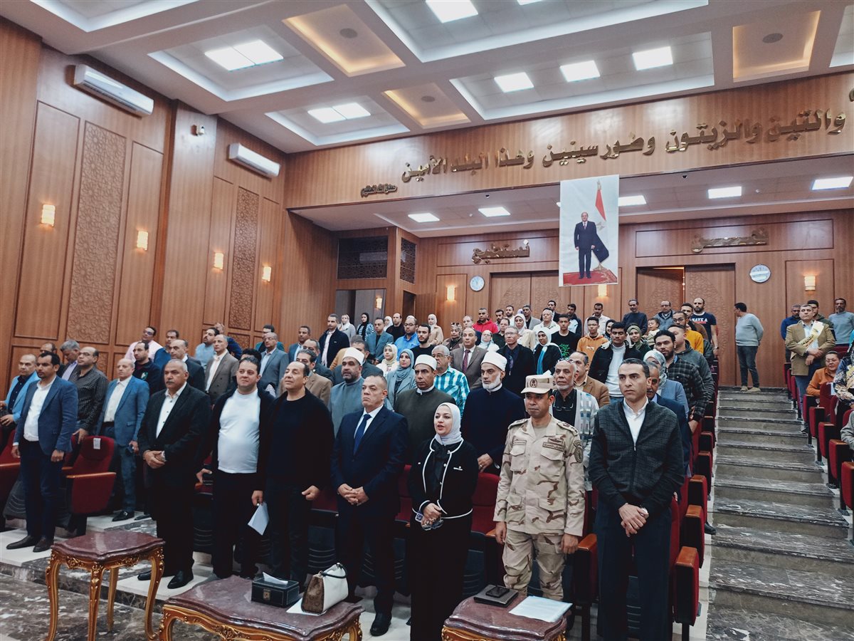 محافظ جنوب سيناء يكرم الأمهات المثاليات لعام 2025