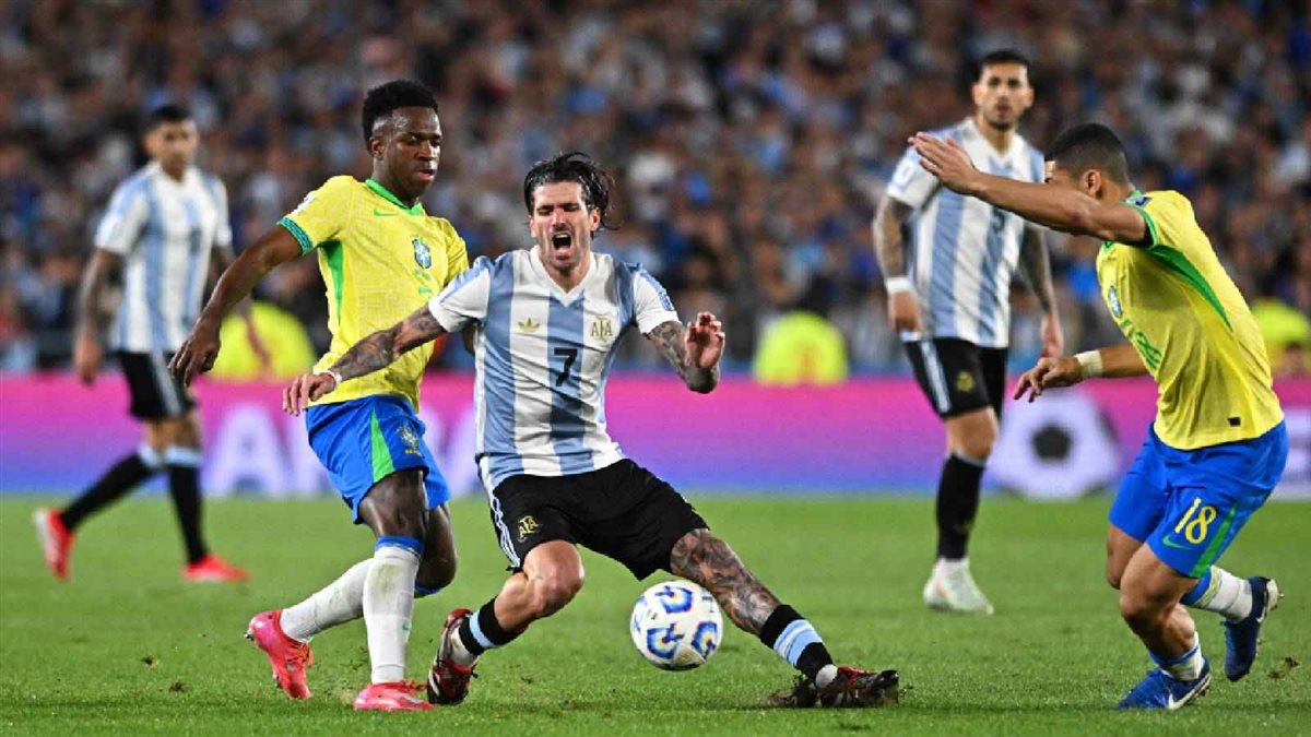 مباراة الأرجنتين والبرازيل في تصفيات كأس العالم