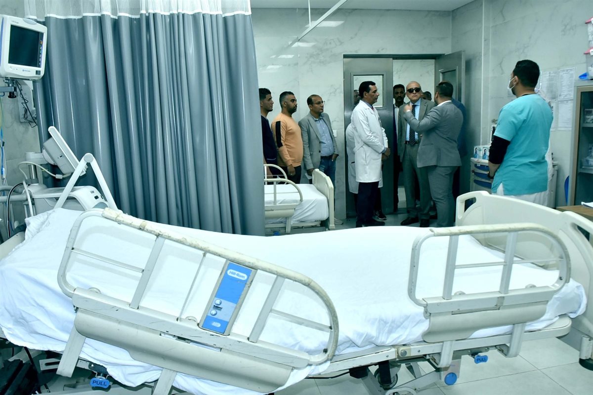 محافظ الأقصر يتفقد المجمع الطبي