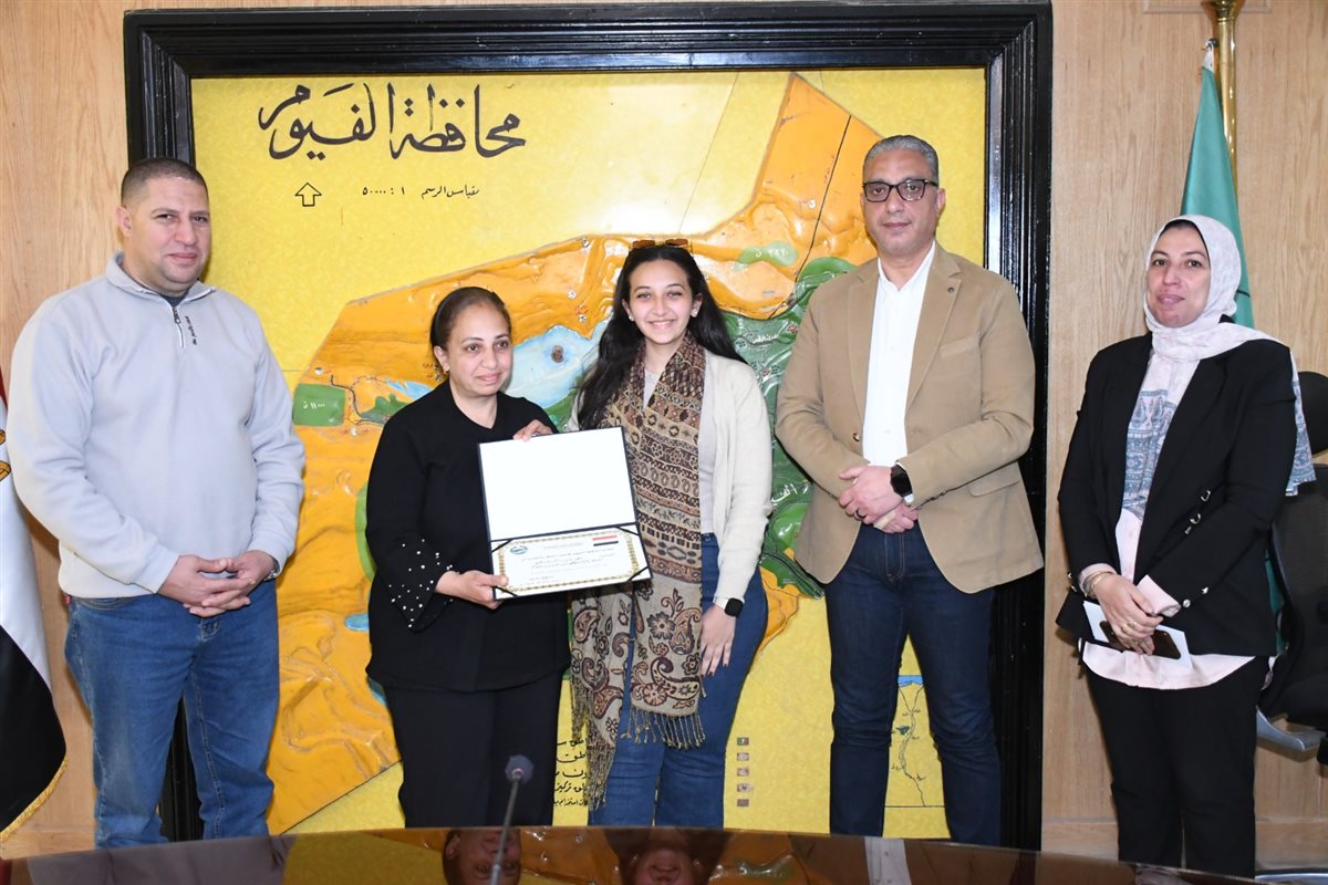 محافظ الفيوم يكرم الأمهات المثاليات 