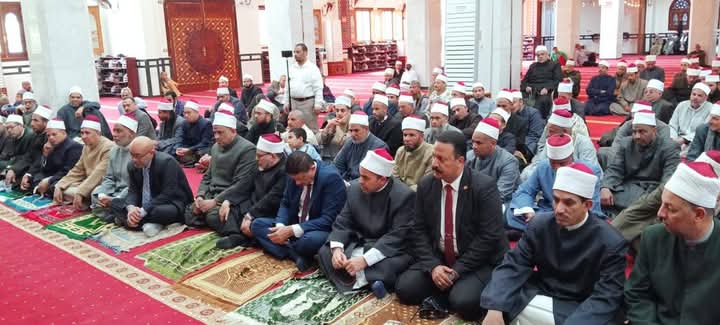  أوقاف أسيوط تكرّم حفظة القرآن الكريم 