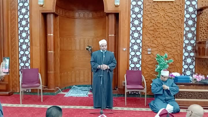  أوقاف أسيوط تكرّم حفظة القرآن الكريم 