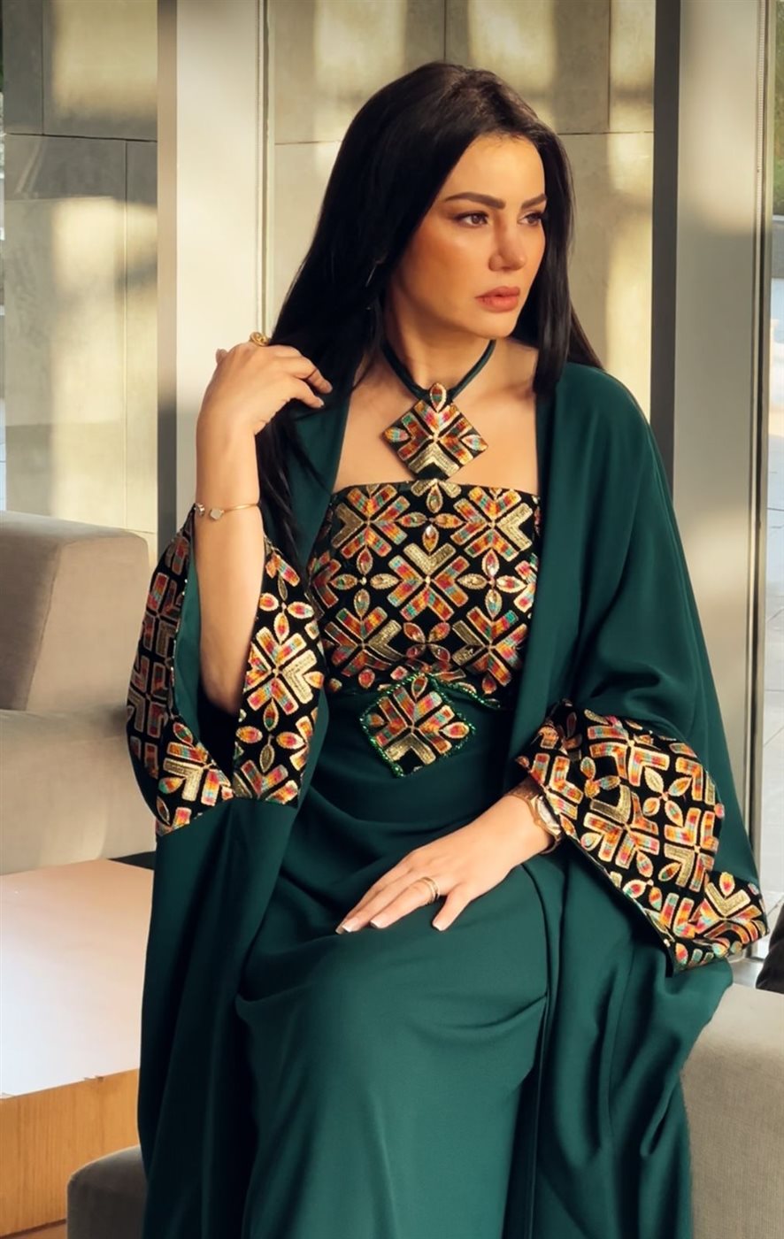 الفنانة دينا فؤاد 