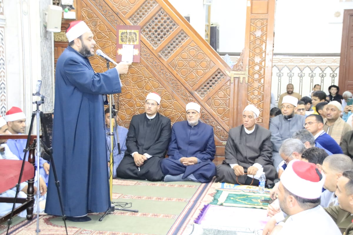 محافظ الفيوم يشهد احتفال �الأوقاف� بليلة القدر ويُكرّم حفظة القرآن الكريم