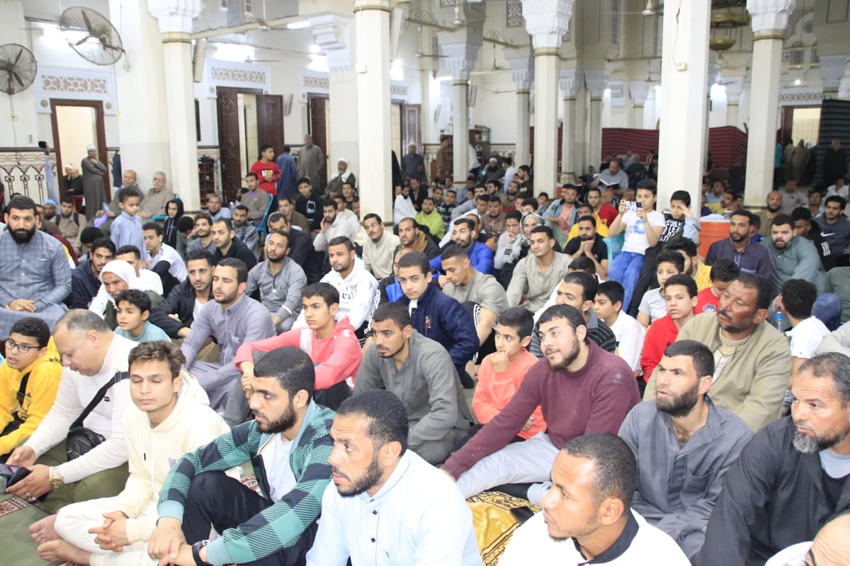 محافظ الفيوم يشهد احتفال �الأوقاف� بليلة القدر ويُكرّم حفظة القرآن الكريم