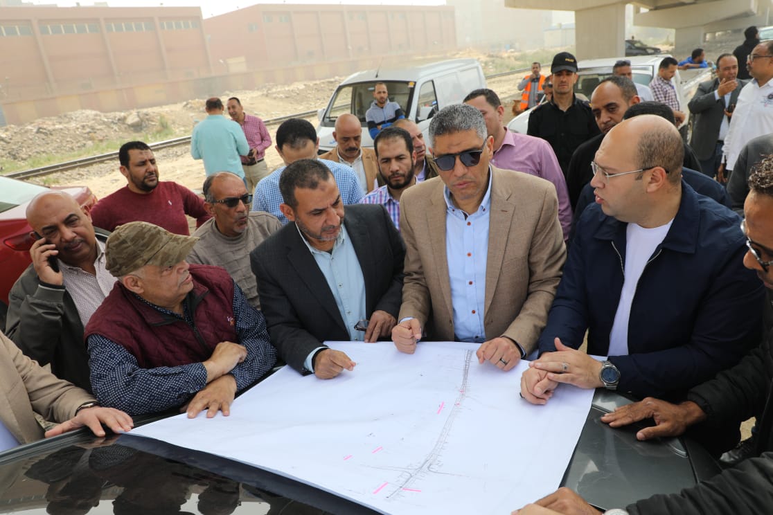 محافظ الجيزة يطلق التشغيل التجريبي لخط صرف صحي لحل مشكلة الطفوحات المزمنة