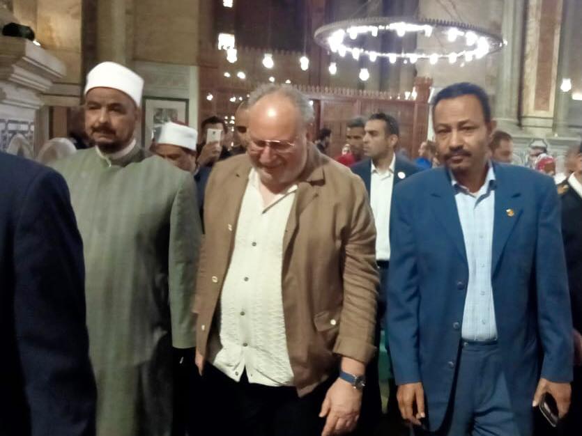  الملك أحمد فؤاد الثانى يزور قبر أبيه وعائلته بمسجد الرفاعى