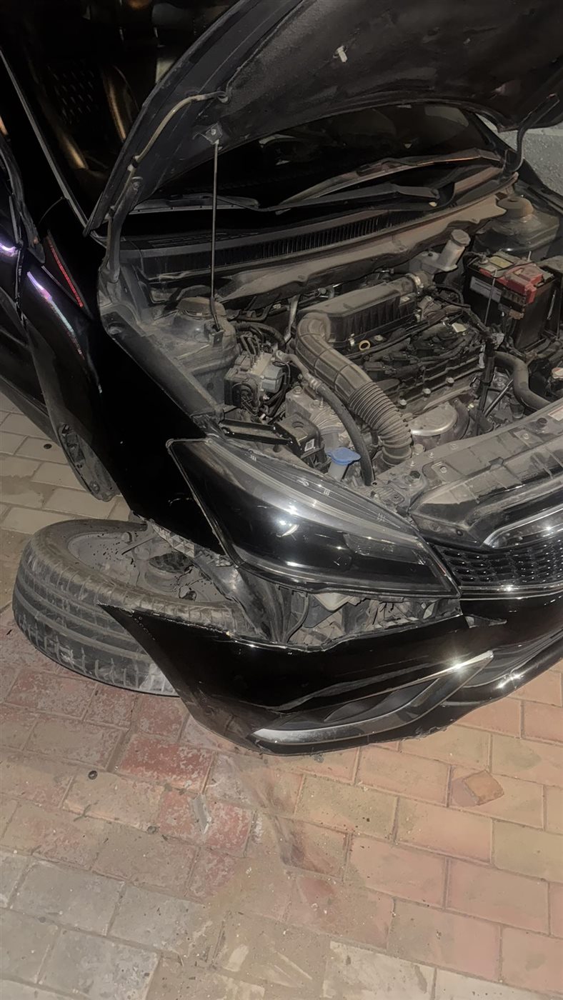 نجاة نجل المحامي طارق العوضي من حادث سير مروع