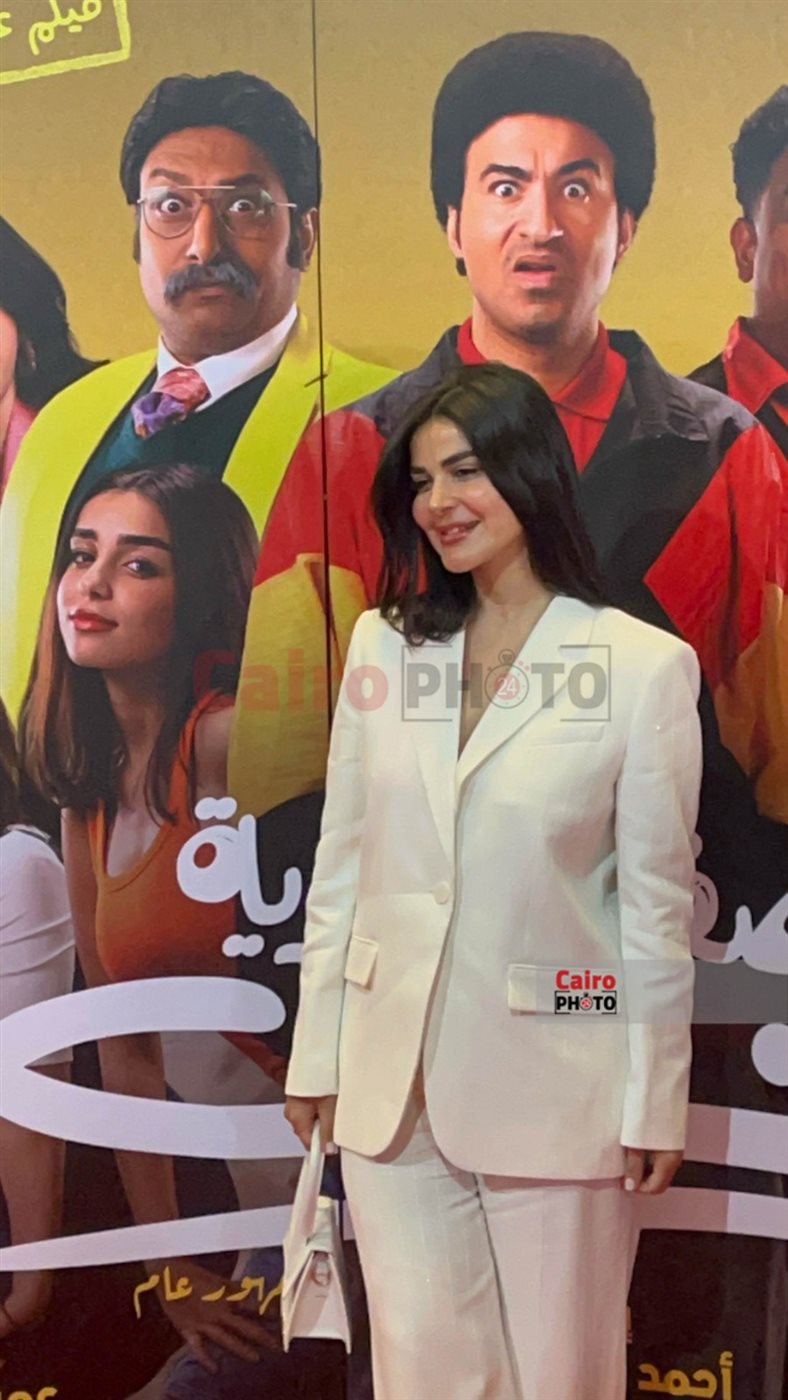 بالصور.. علي ربيع وأوس أوس والمنتج أحمد السبكي يحتفلون بالعرض الخاص لـ فيلم الصفا الثانوية بنات