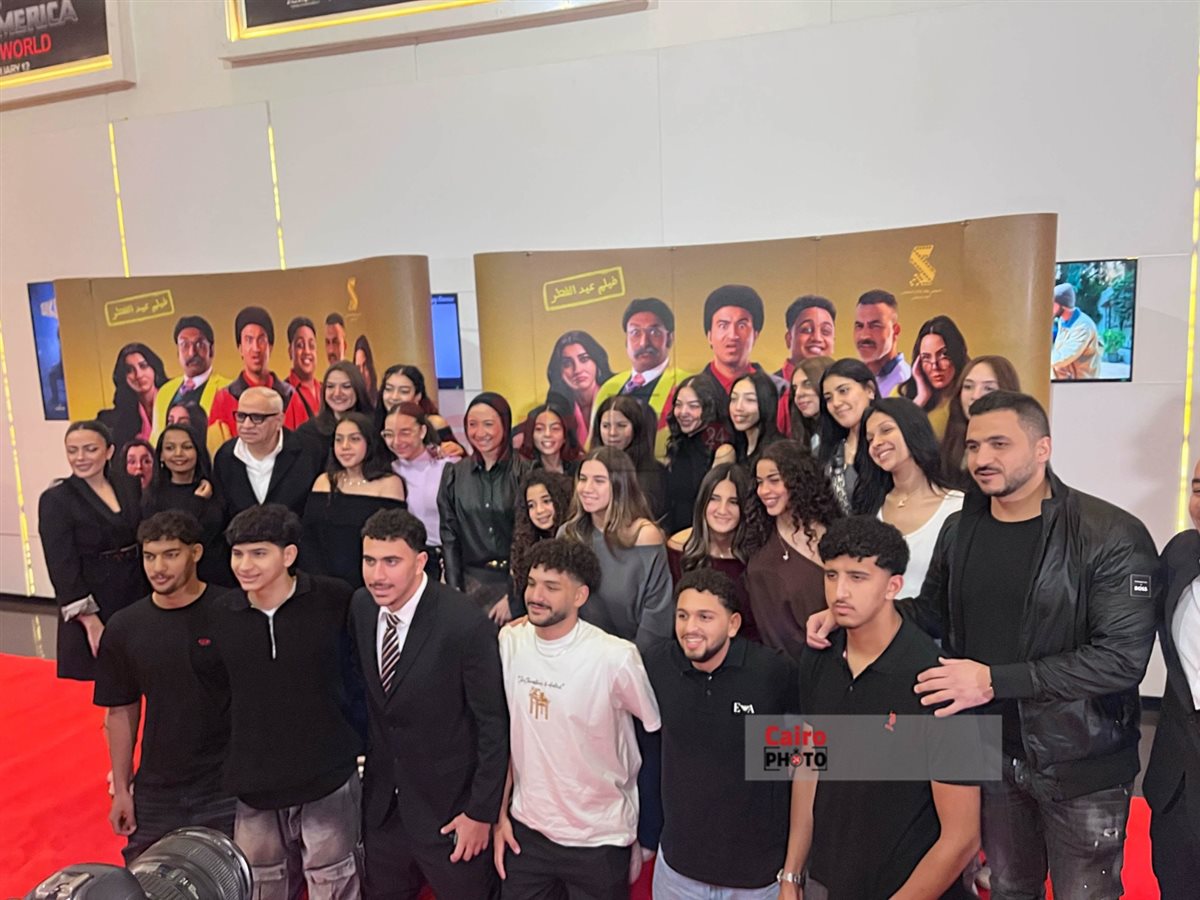 بالصور.. علي ربيع وأوس أوس والمنتج أحمد السبكي يحتفلون بالعرض الخاص لـ فيلم الصفا الثانوية بنات