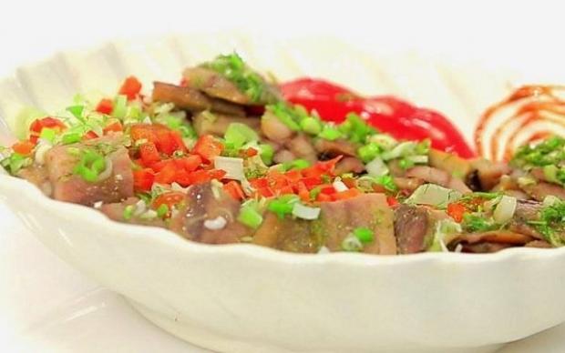 طريقة عمل الرنجة بالبصل والطماطم