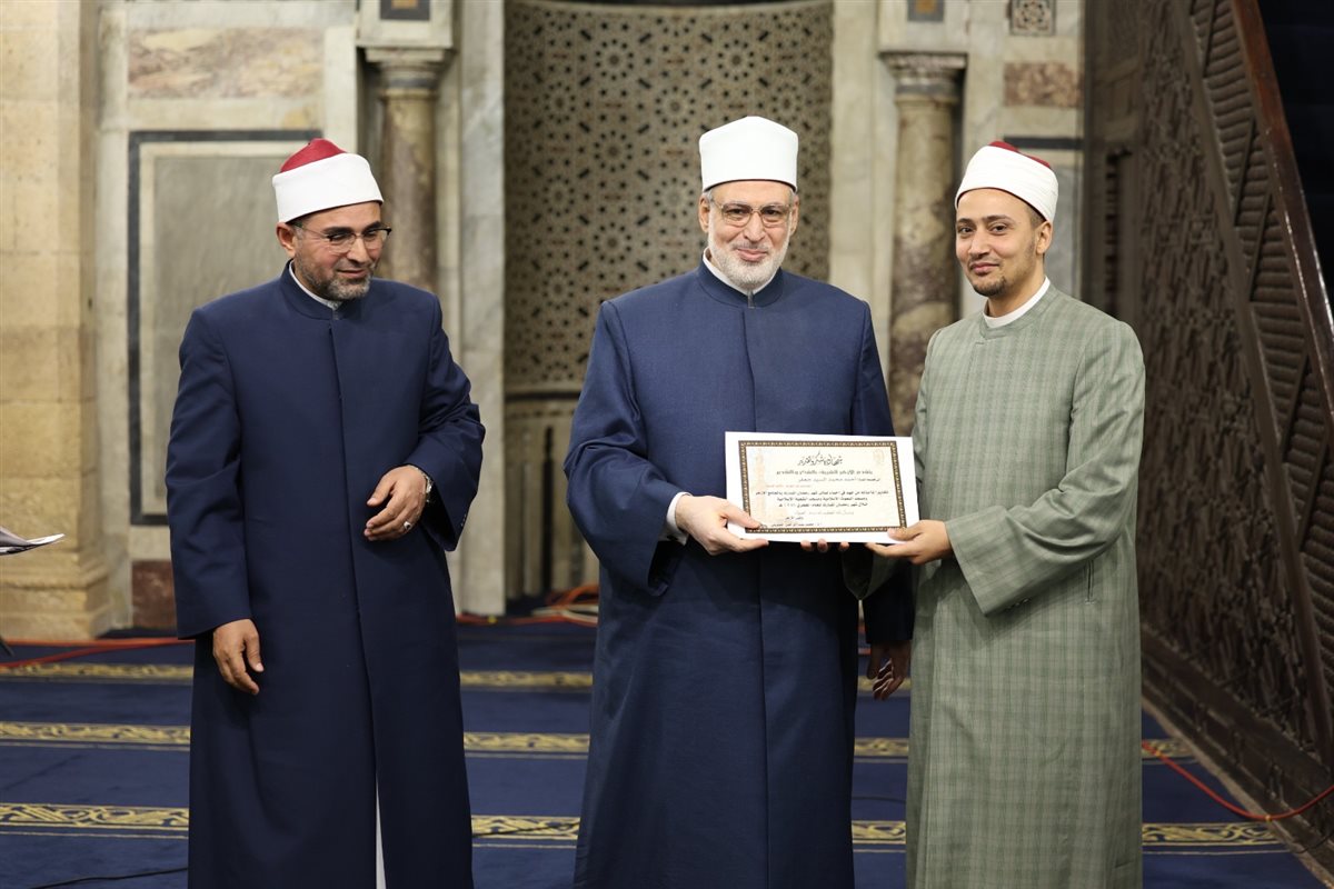 أحيوا مدرسة التلاوة المصرية للقرآن.. وكيل الأزهر يكرم أئمة القبلة بالجامع الأزهر