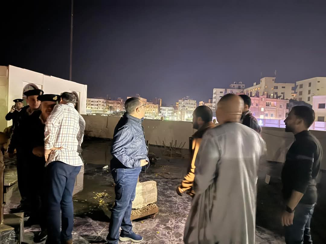 محافظ البحر الاحمر يتفقد موقع الحريق 