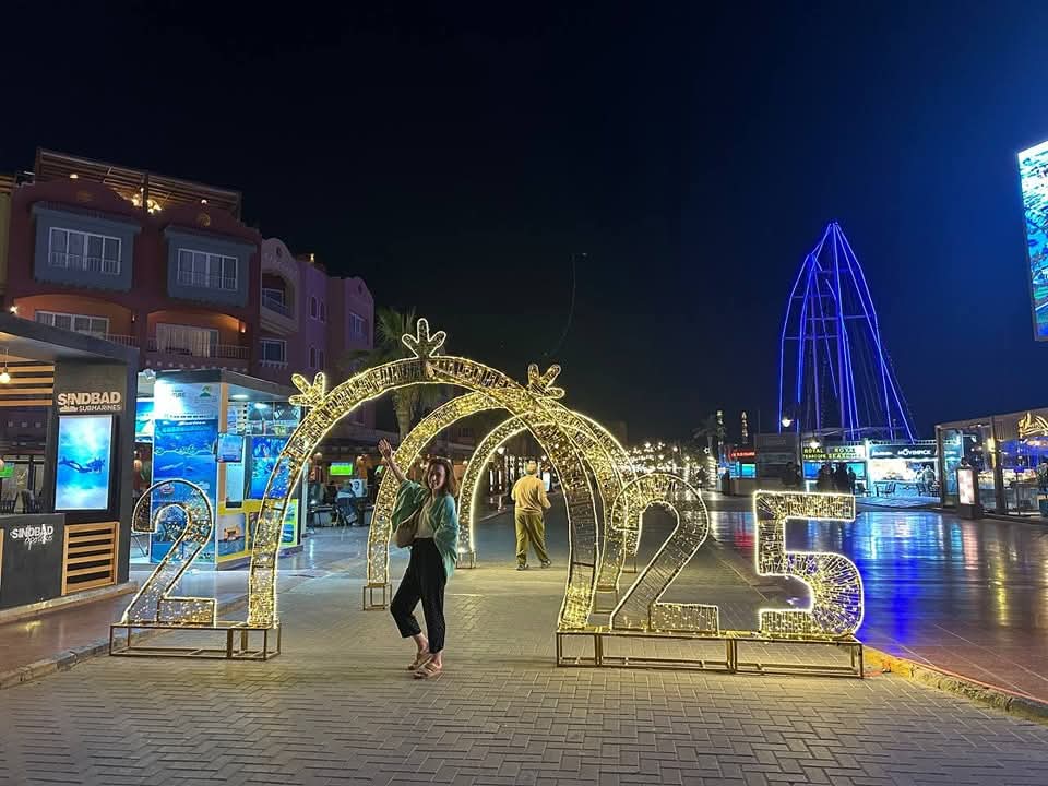 مارينا الغردقة السياحي مساءًا 