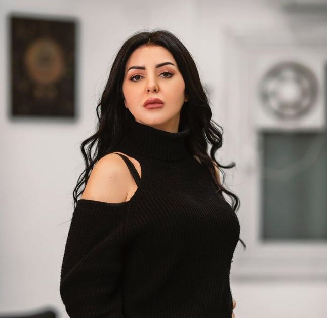 الفنانة إيناس النجار