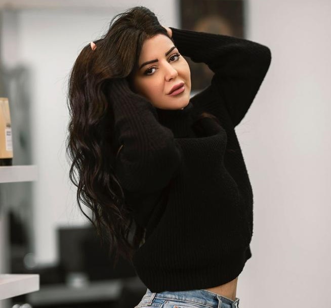 الفنانة إيناس النجار