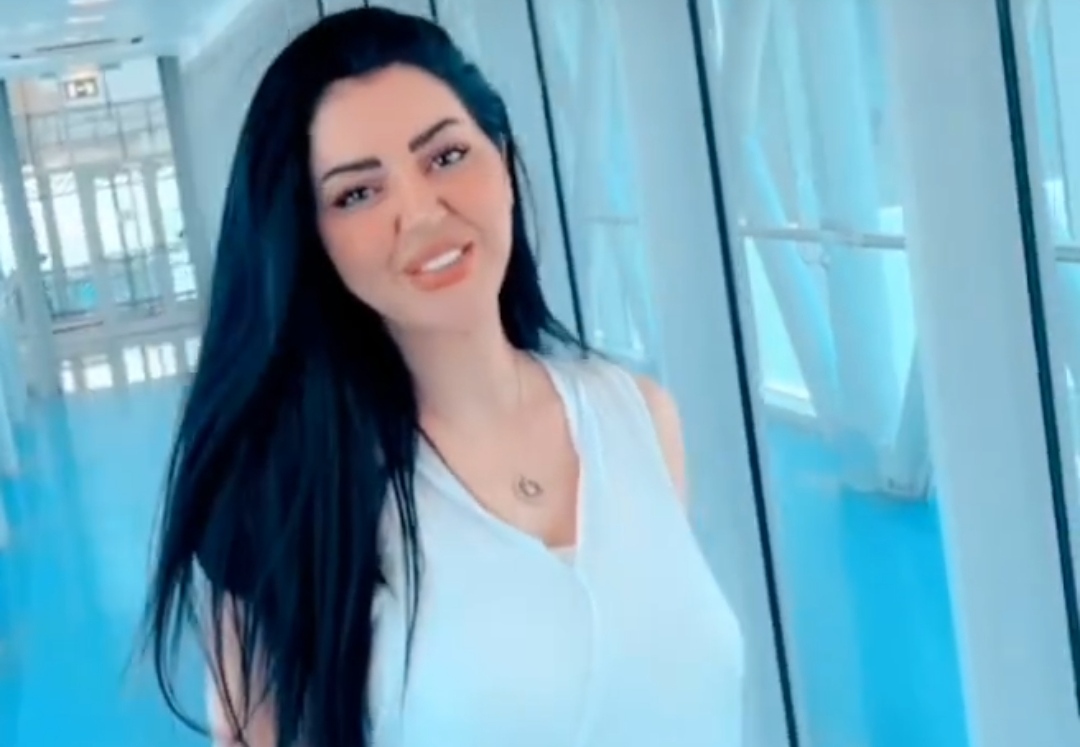 الفنانة إيناس النجار