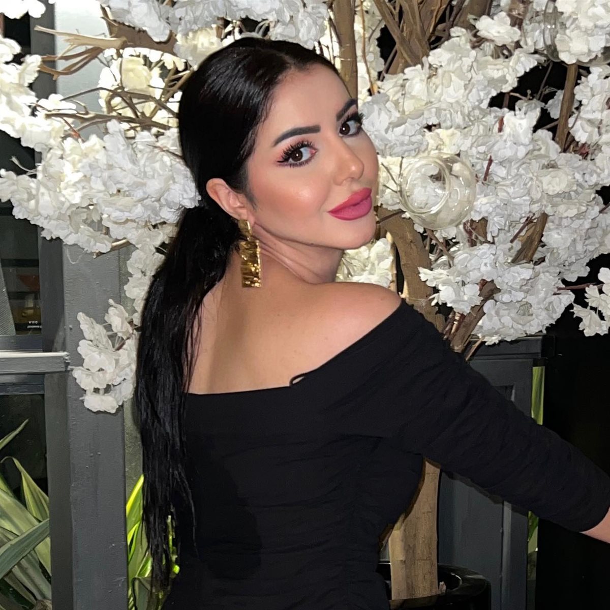 الفنانة إيناس النجار