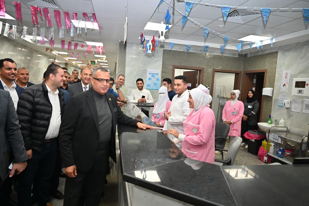 محافظ جنوب سيناء يتفقد مستشفى مجمع الفيروز 