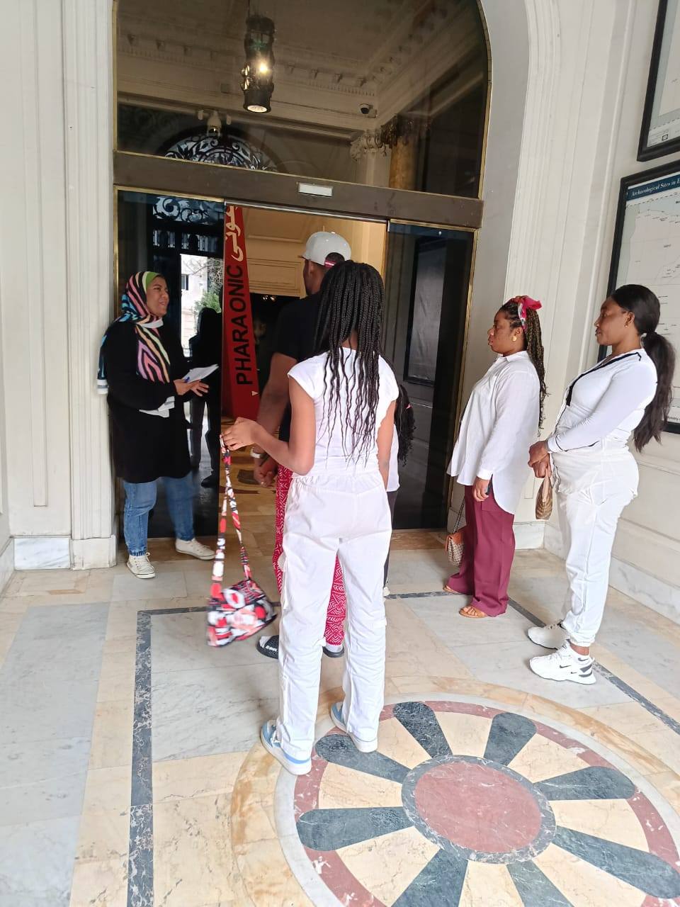  السائحين في متحف الإسكندرية القومي