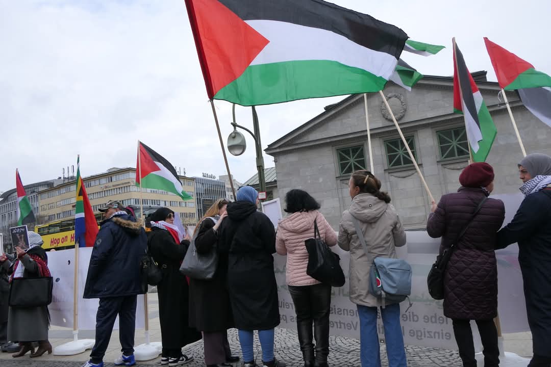 الجالية المصرية فى برلين تنظم وقفة لدعم الشعب الفلسطينى
