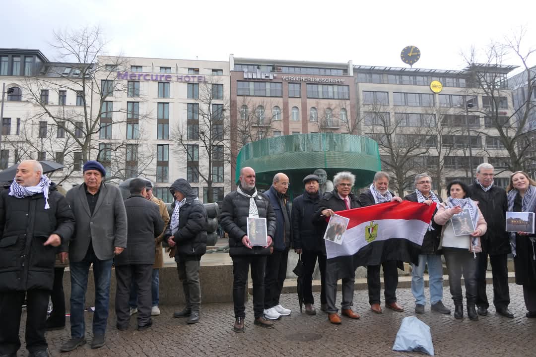 الجالية المصرية فى برلين تنظم وقفة لدعم الشعب الفلسطينى