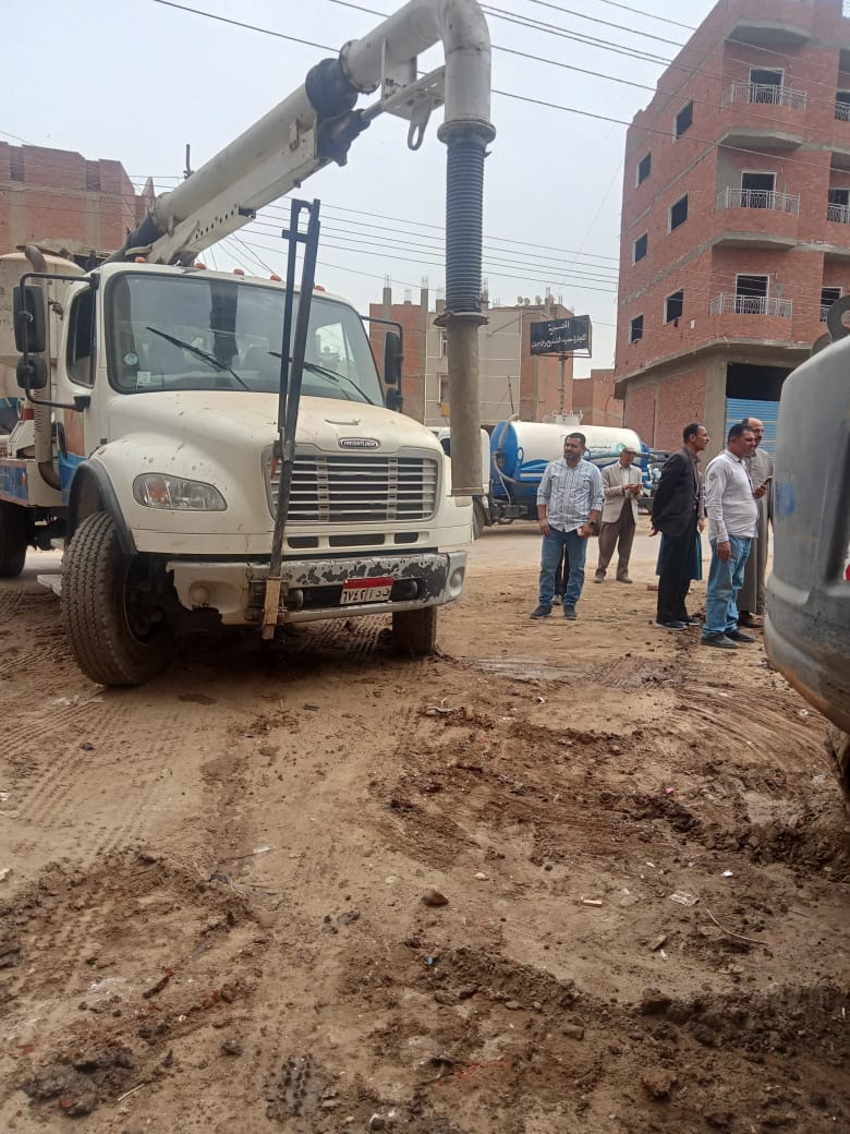 زيادة منسوب المياه بمصرف غيط العلو بسنورس،