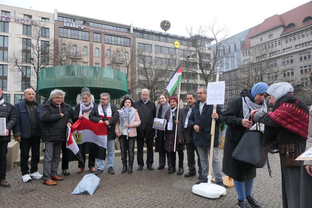 الجالية المصرية فى برلين تنظم وقفة لدعم الشعب الفلسطينى